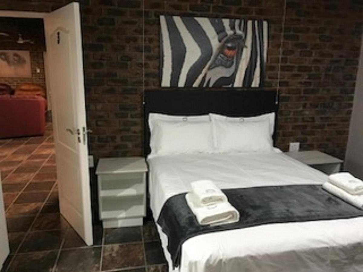 Kruger Wild Dog Inn Marloth Park Kültér fotó