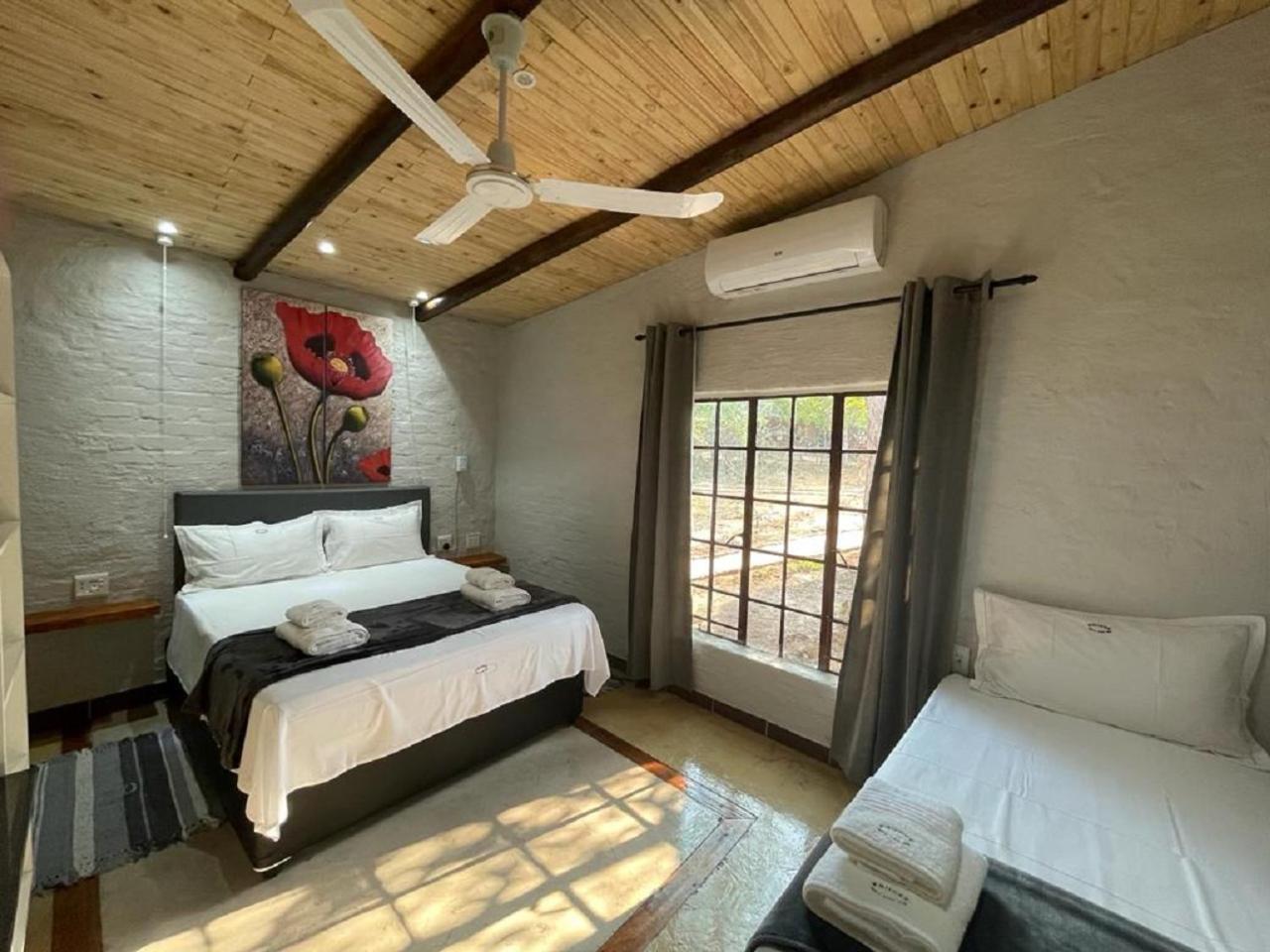 Kruger Wild Dog Inn Marloth Park Kültér fotó