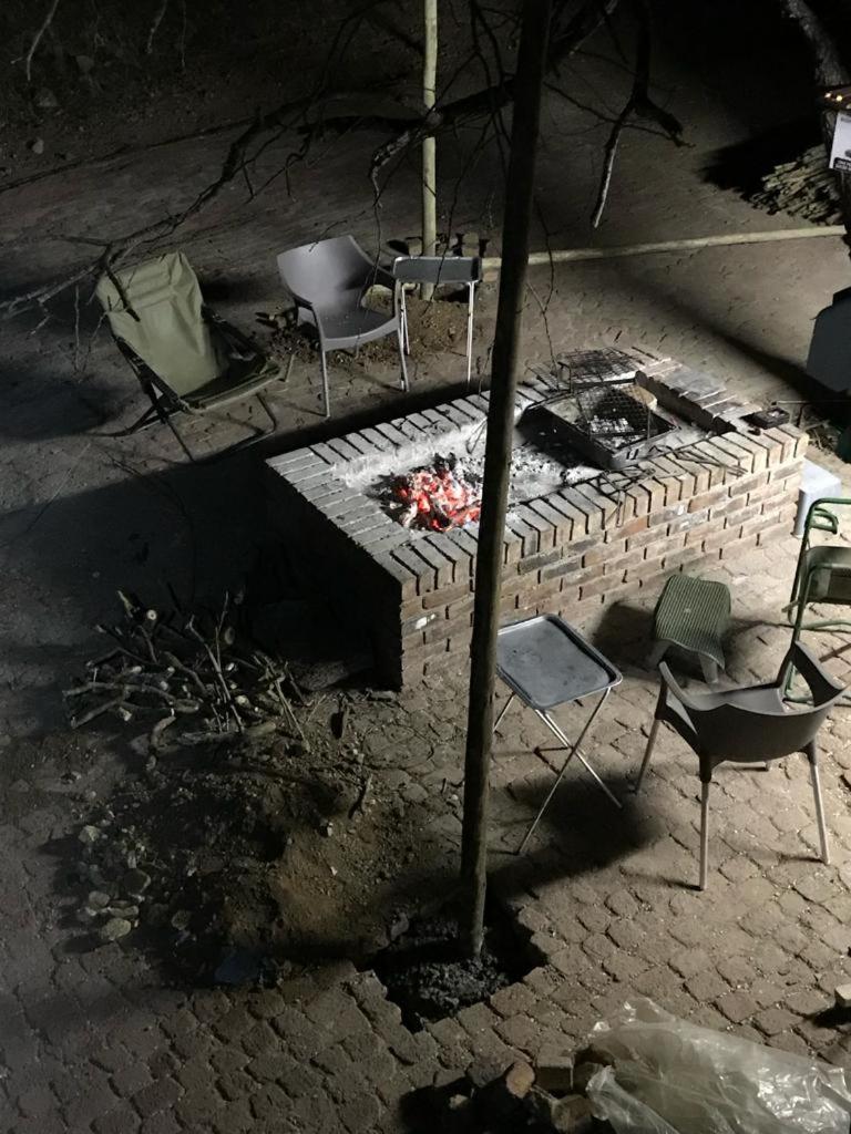 Kruger Wild Dog Inn Marloth Park Kültér fotó